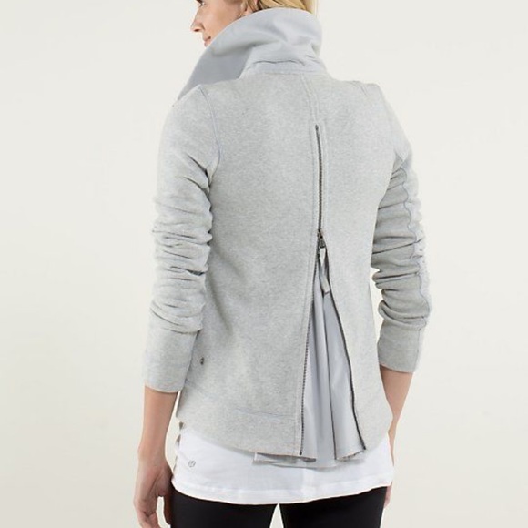 Lululemon Light Grey Vest with Zip Back - Picture 3 of 7